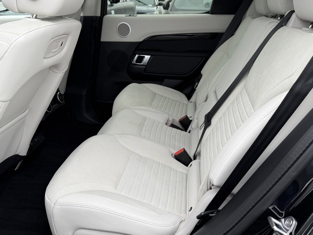 New 2025 Land Rover Discovery S image 26