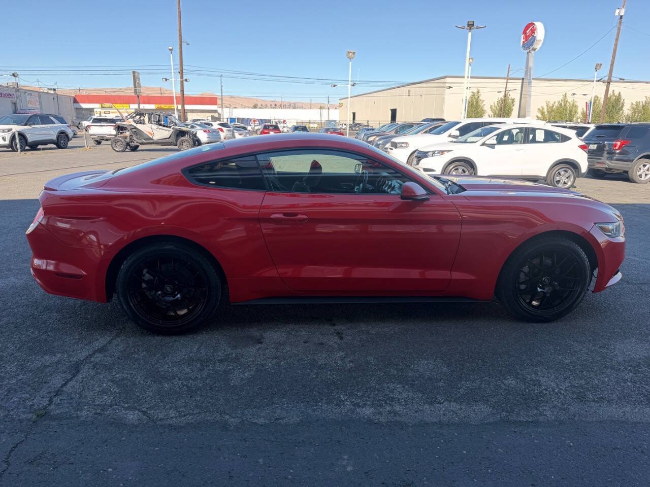Used 2015 Ford Mustang Coupe RWD image 4