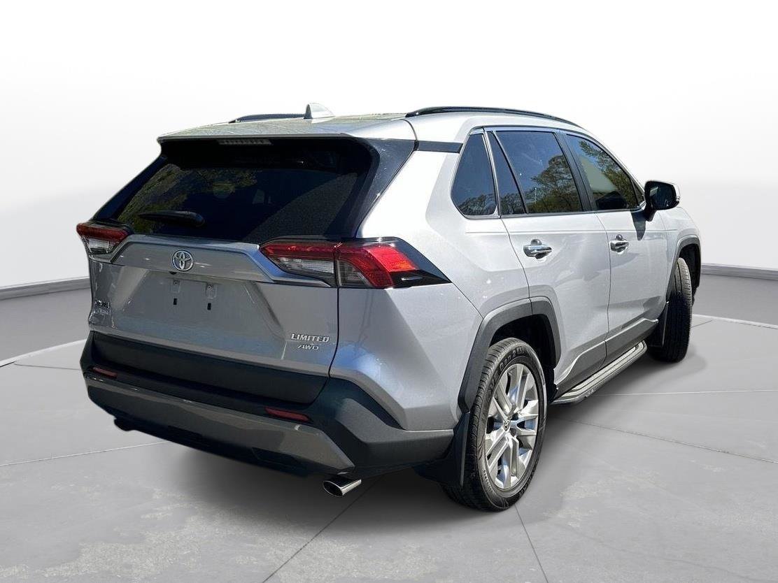 Used 2020 Toyota RAV4 Limited image 6