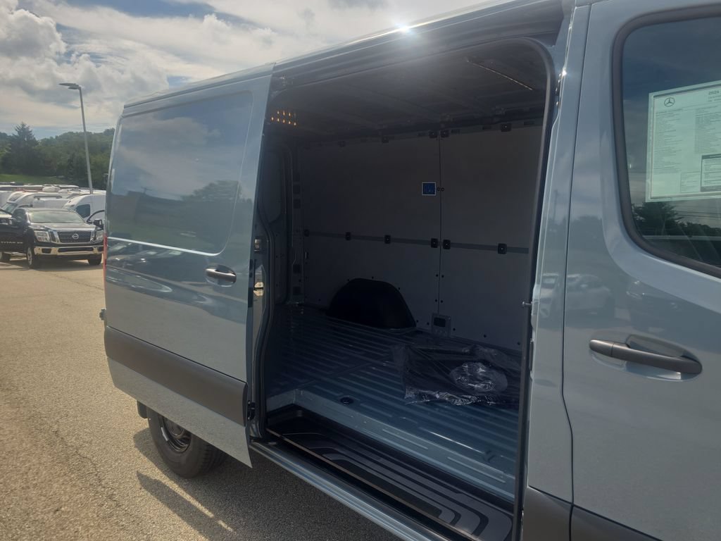 New 2026 Mercedes-Benz Sprinter 2500 image 23