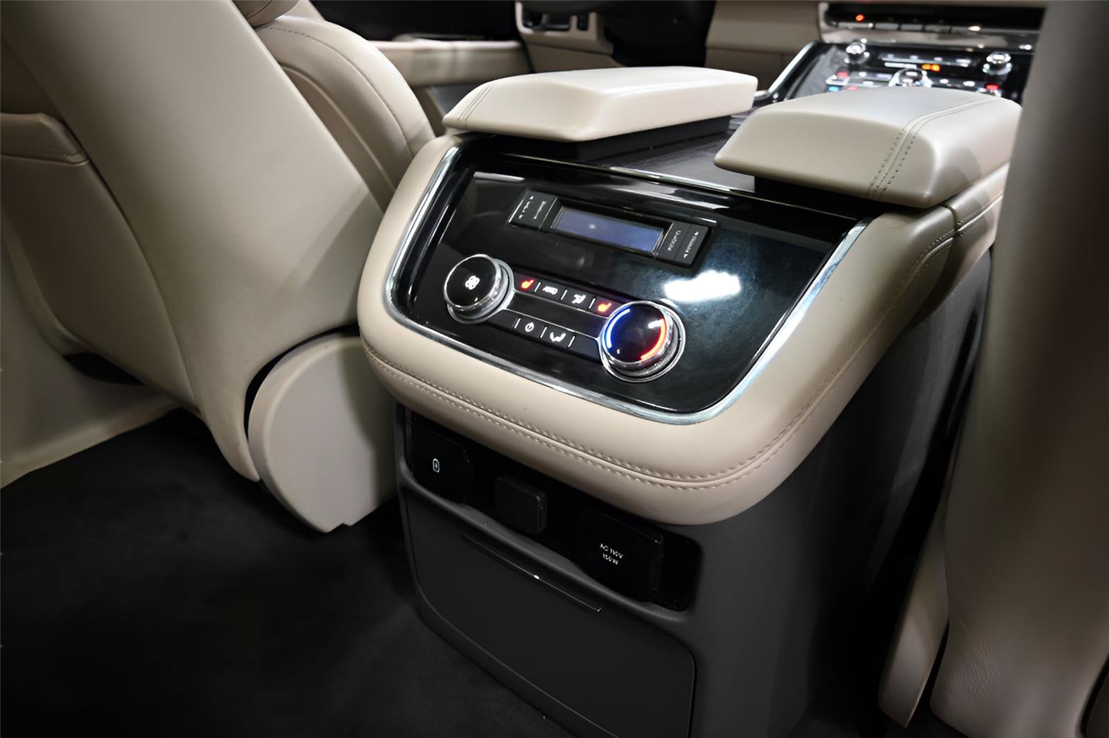 Used 2021 Lincoln Navigator L Reserve w/ Luxury Package AWD/4WD image 24