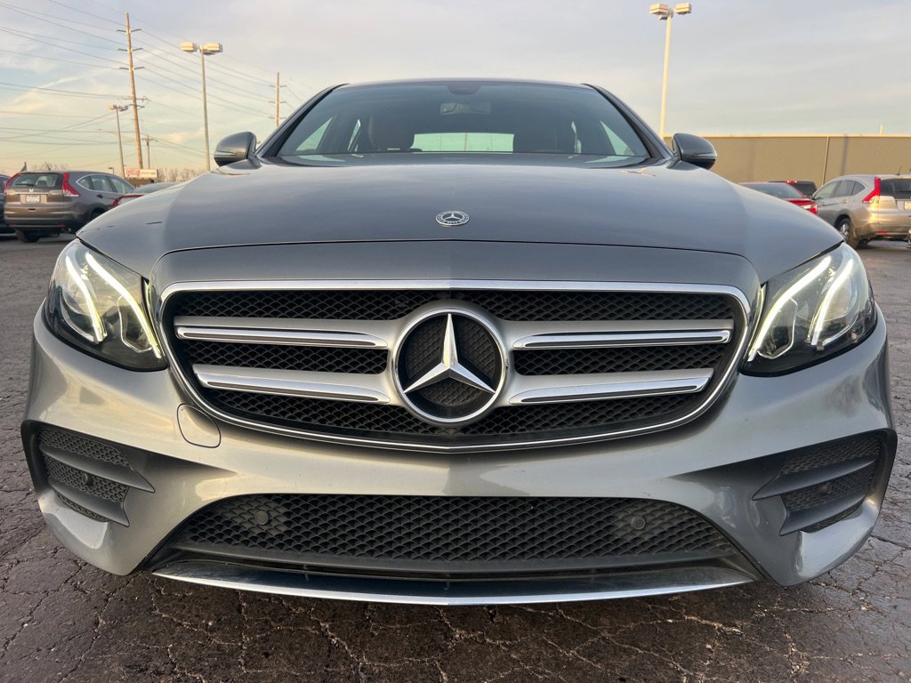 Used 2017 Mercedes-Benz E 300 E 300 4MATIC LUXURY image 2