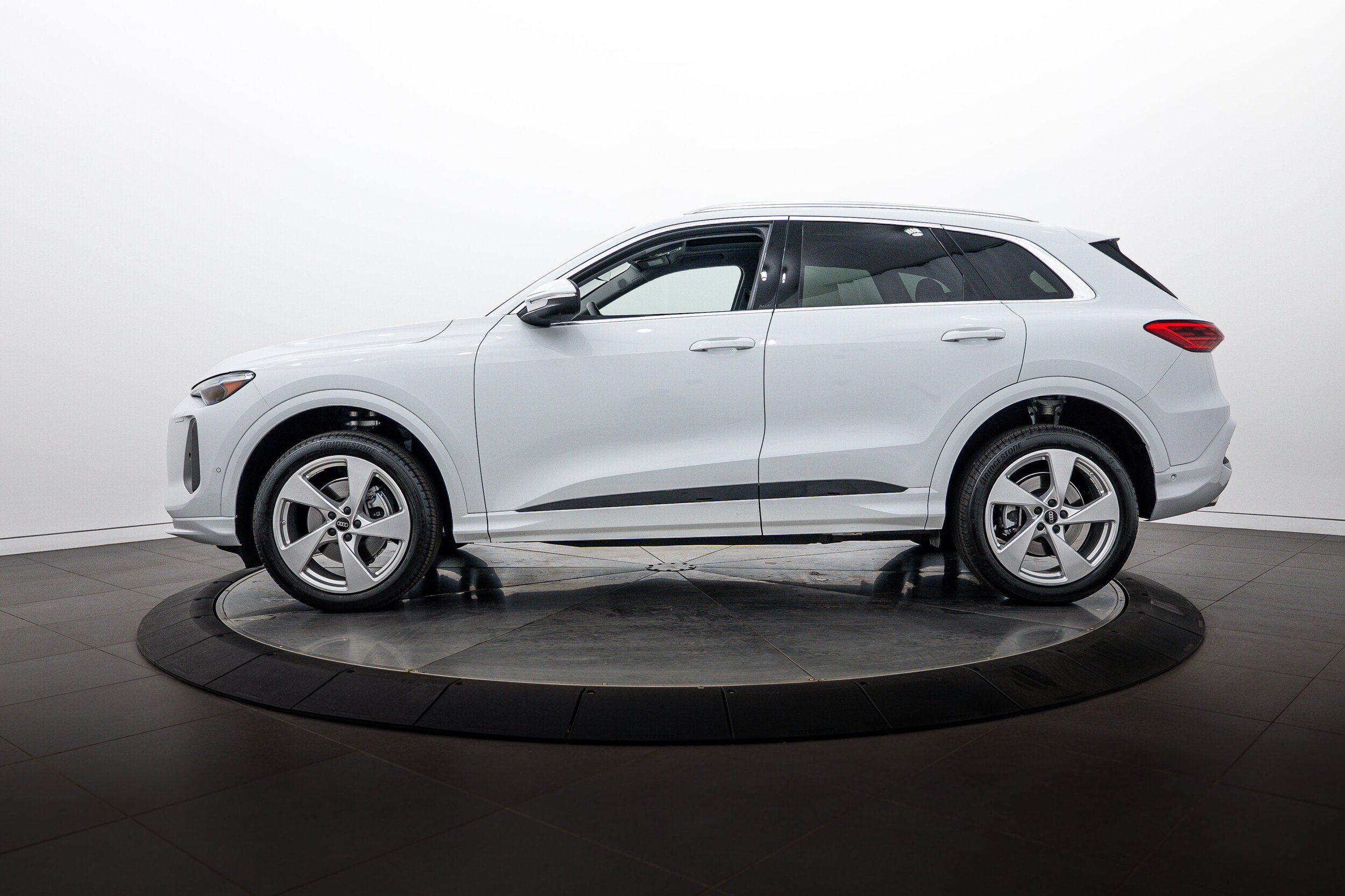 Used 2025 Audi Q5 Premium Plus AWD/4WD image 6