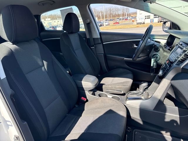 Used 2017 Hyundai Elantra GT image 13