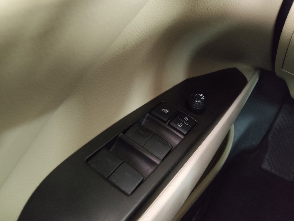 Used 2021 Toyota Camry LE image 27