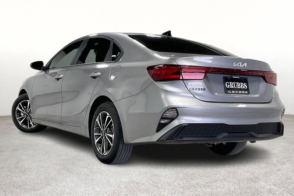 Used 2024 Kia Forte LXS image 11