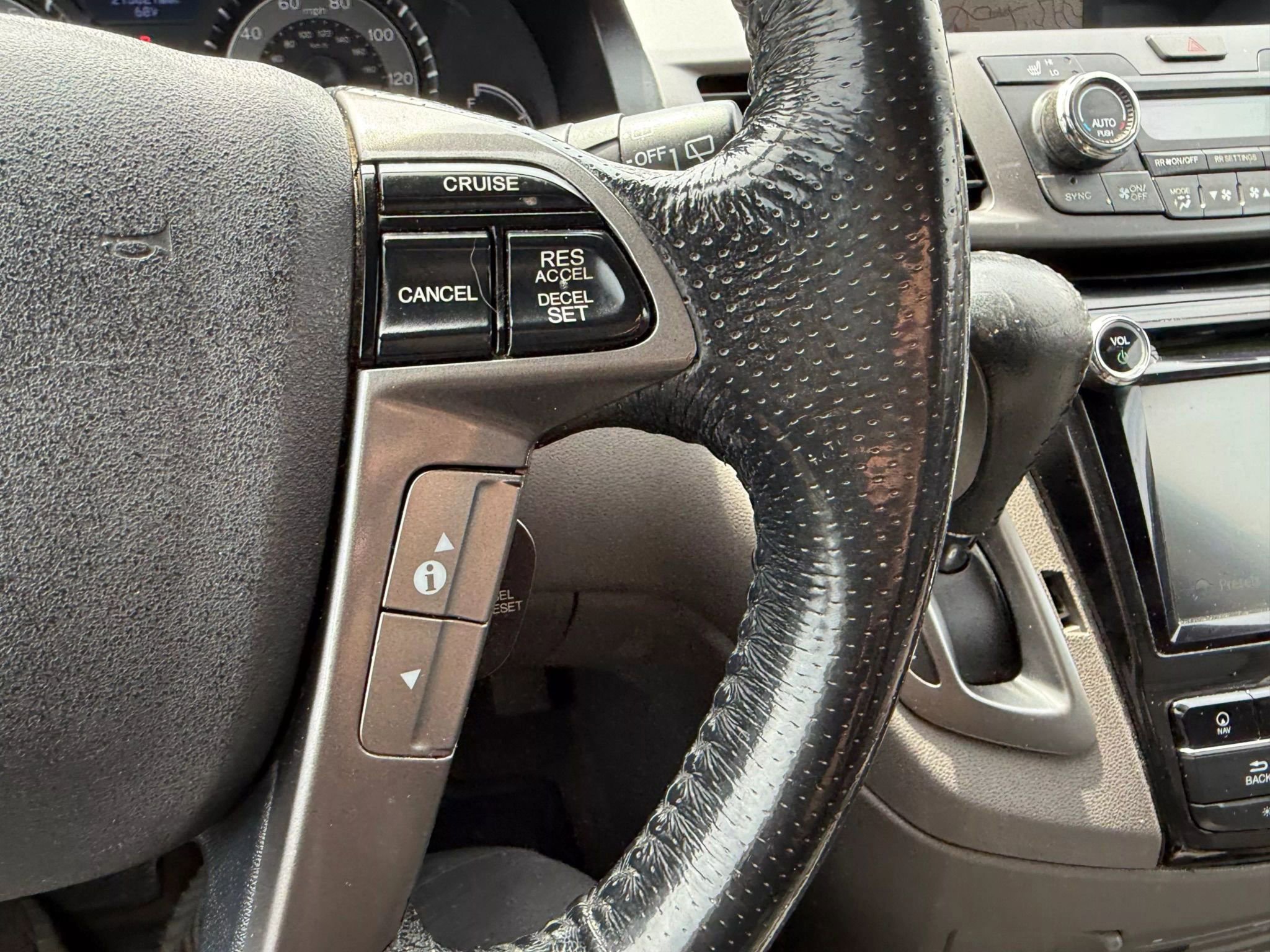 Used 2015 Honda Odyssey Touring Elite image 29