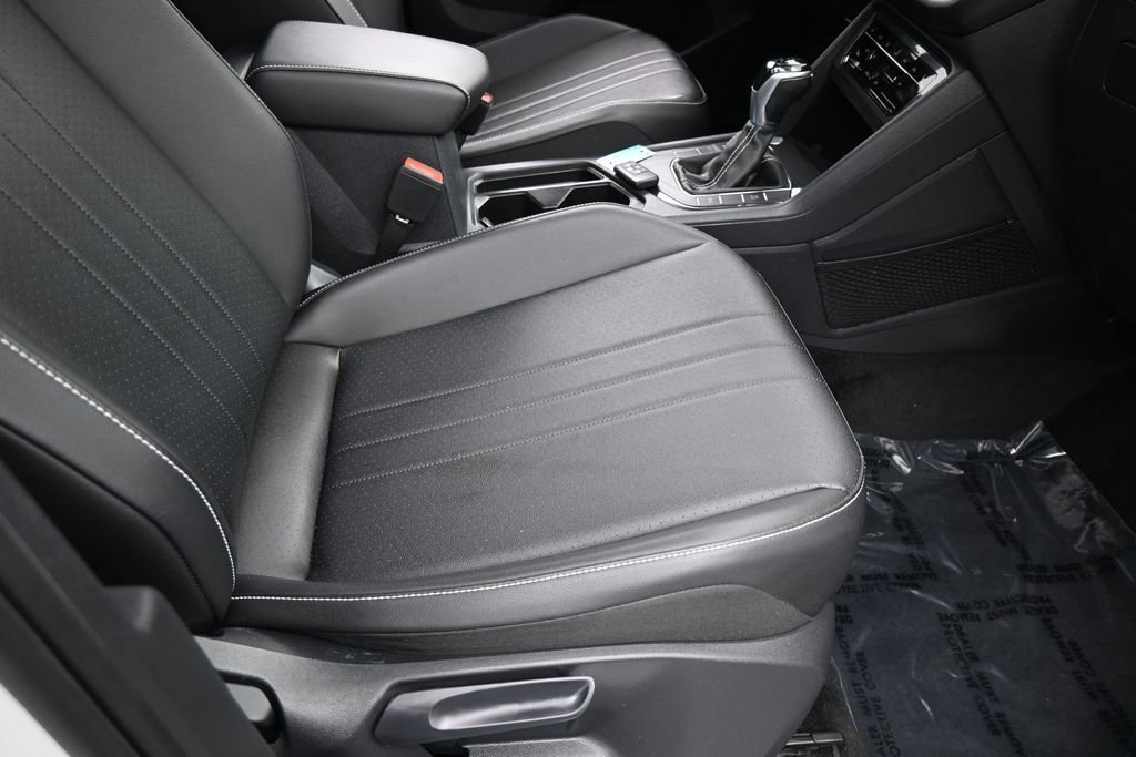 Used 2022 Volkswagen Tiguan SE R-Line image 42