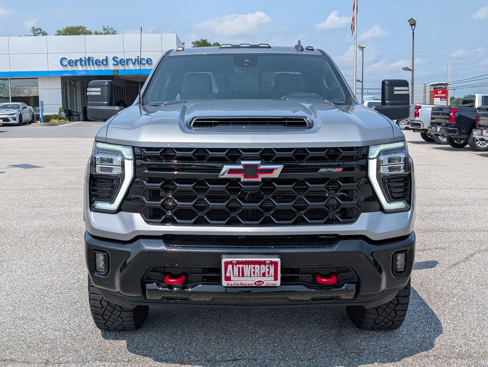 Used 2024 Chevrolet Silverado 2500 ZR2 w/ Technology Package AWD/4WD image 8