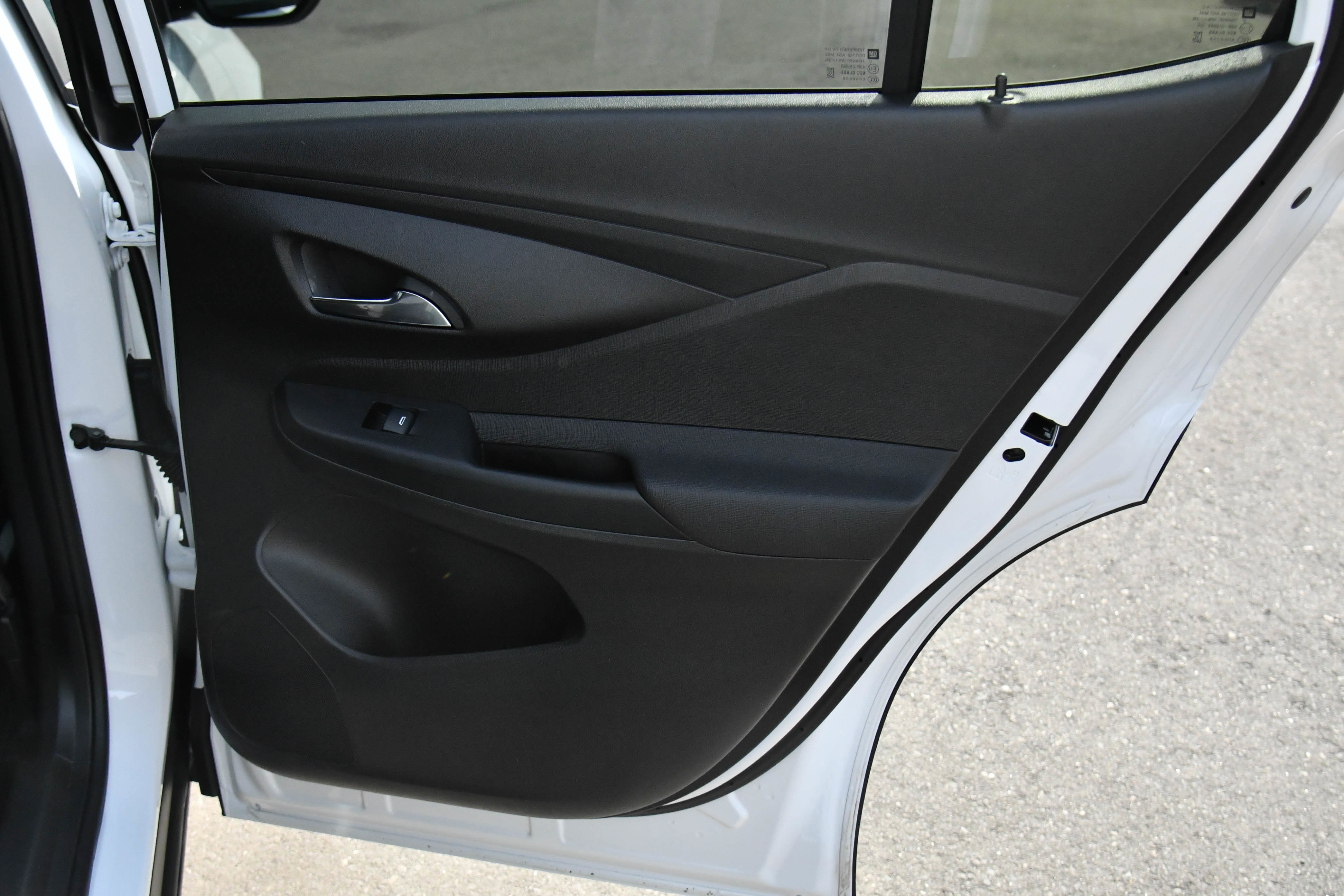 Used 2025 Buick Envista Preferred image 41