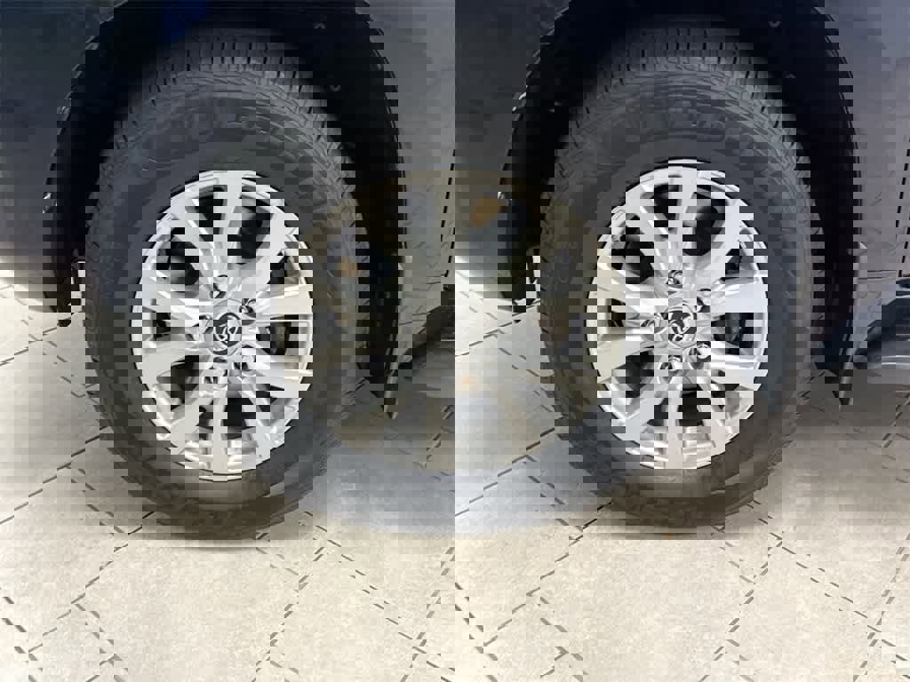 Used 2016 Toyota Land Cruiser image 14