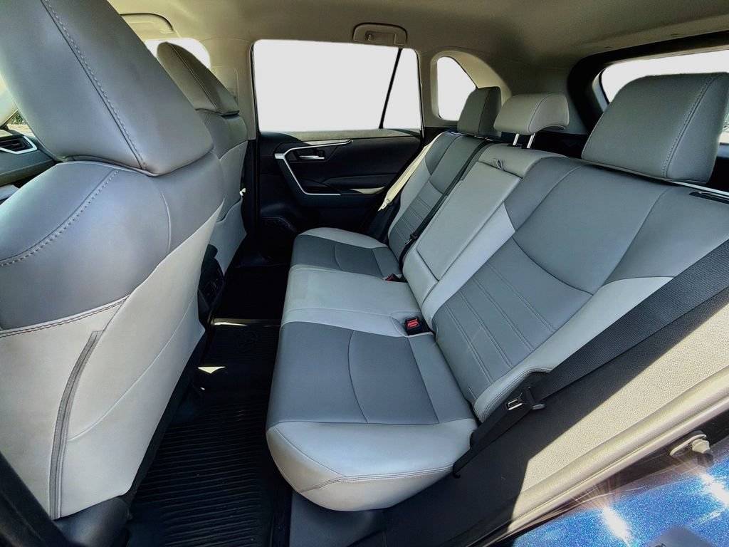 Used 2024 Toyota RAV4 XLE AWD/4WD image 25