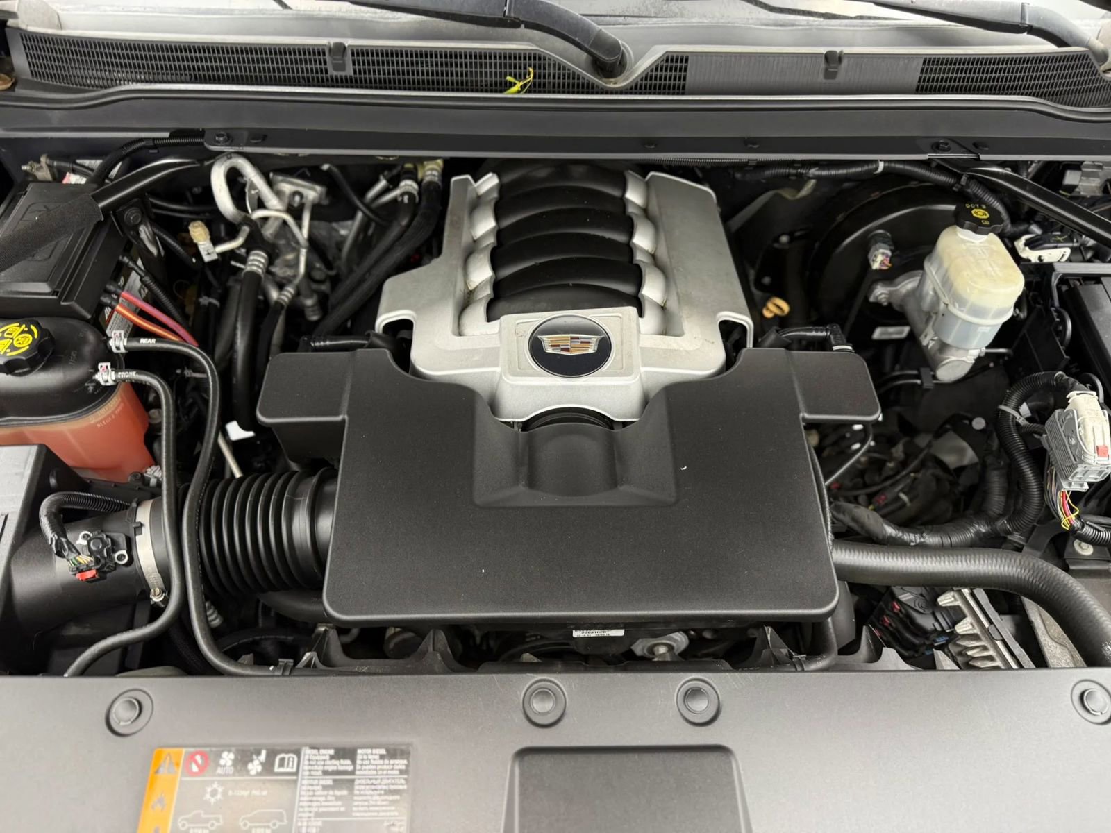 Used 2018 Cadillac Escalade ESV Platinum AWD/4WD image 14