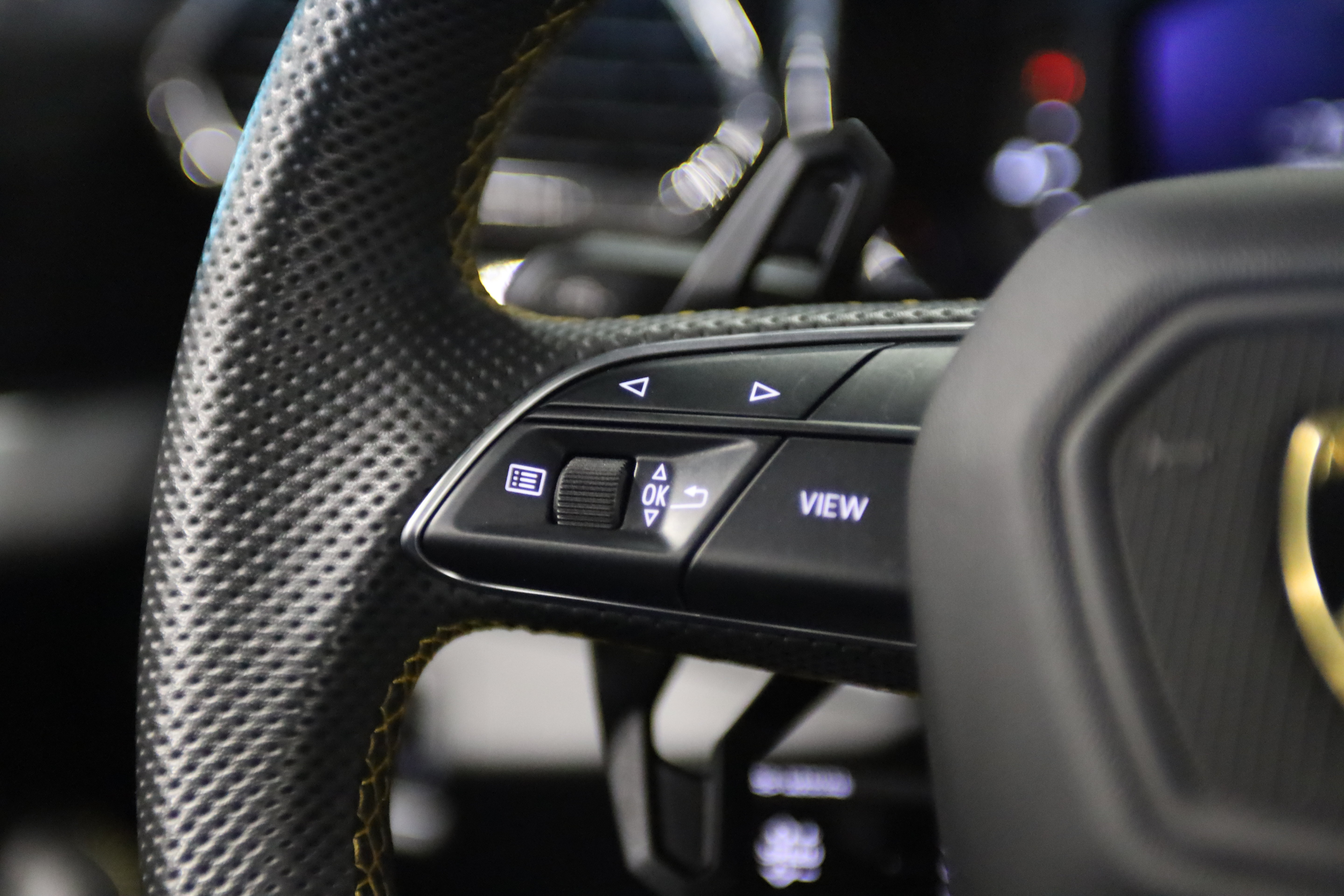 Used 2019 Lamborghini Urus AWD/4WD image 25