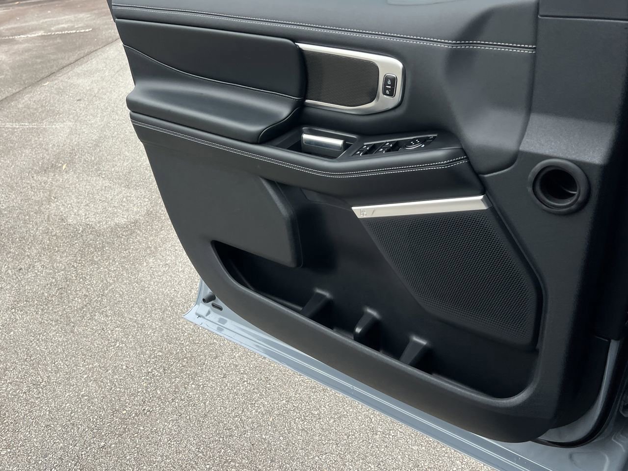 New 2025 Ford Expedition Platinum w/ Stealth Performance Package image 16