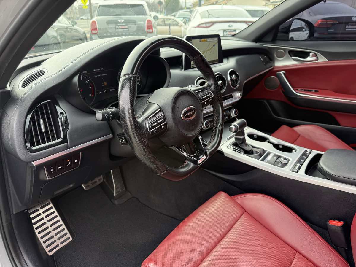 Used 2019 Kia Stinger GT1 image 5