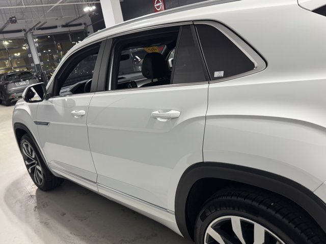 Used 2020 Volkswagen Atlas Cross Sport SEL R-Line FWD image 27