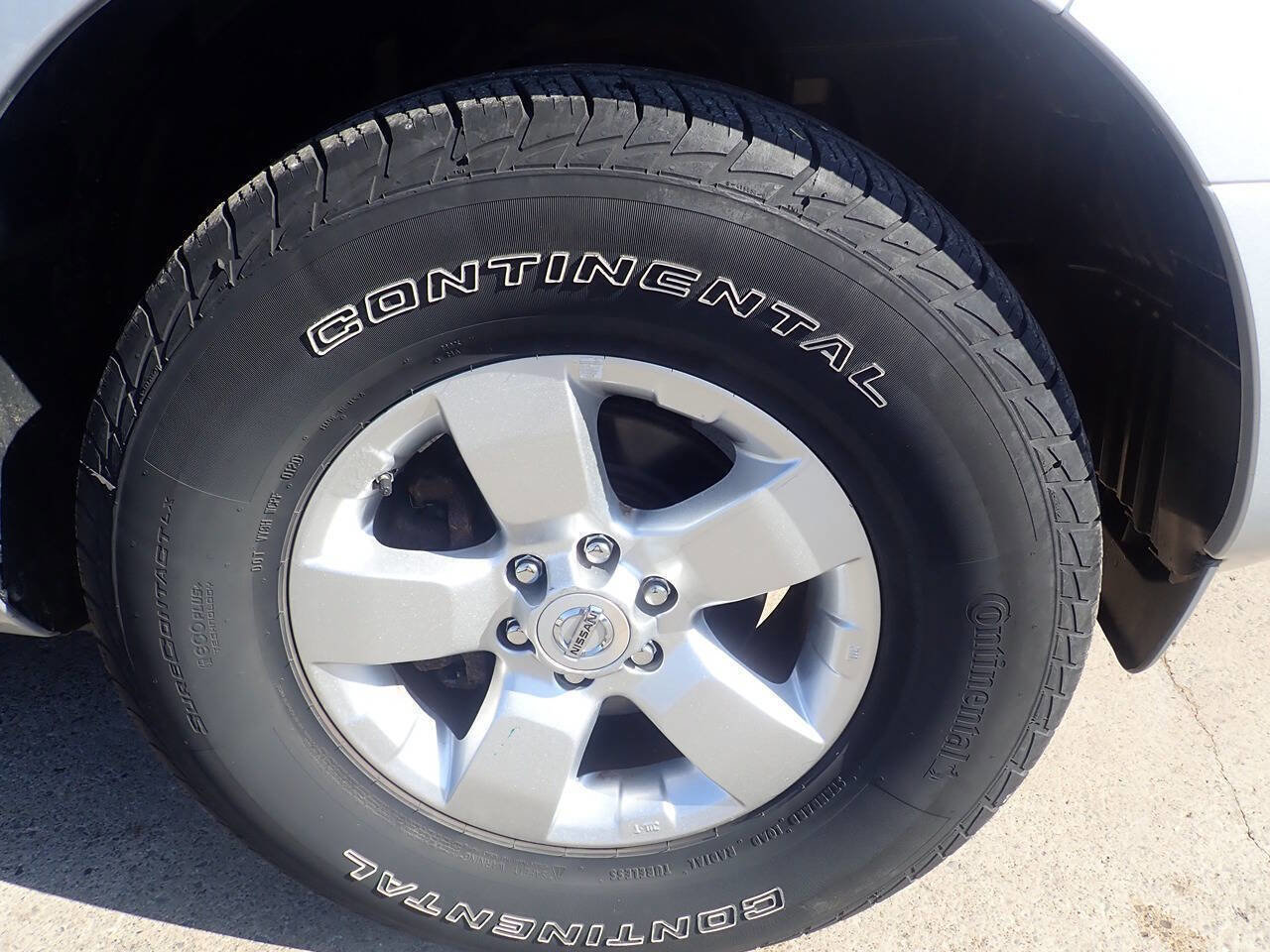 Used 2012 Nissan Frontier SV w/ SV Premium Utility Pkg image 30