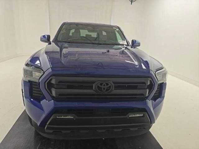 Certified 2025 Toyota Tacoma SR5 AWD/4WD image 47