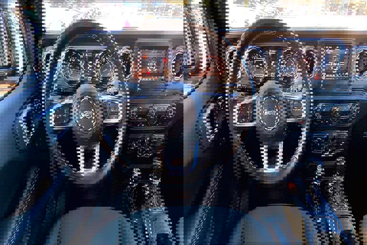 Used 2018 Jeep Wrangler Unlimited Sahara w/ Dual Top Group image 5