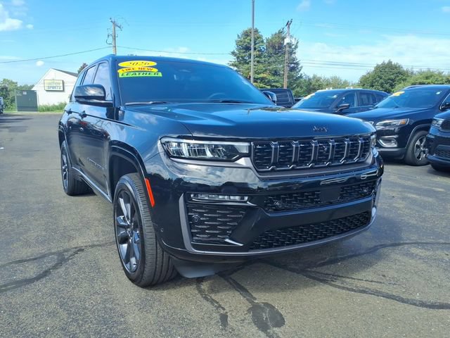Certified 2023 Jeep Grand Cherokee Limited AWD/4WD image 2