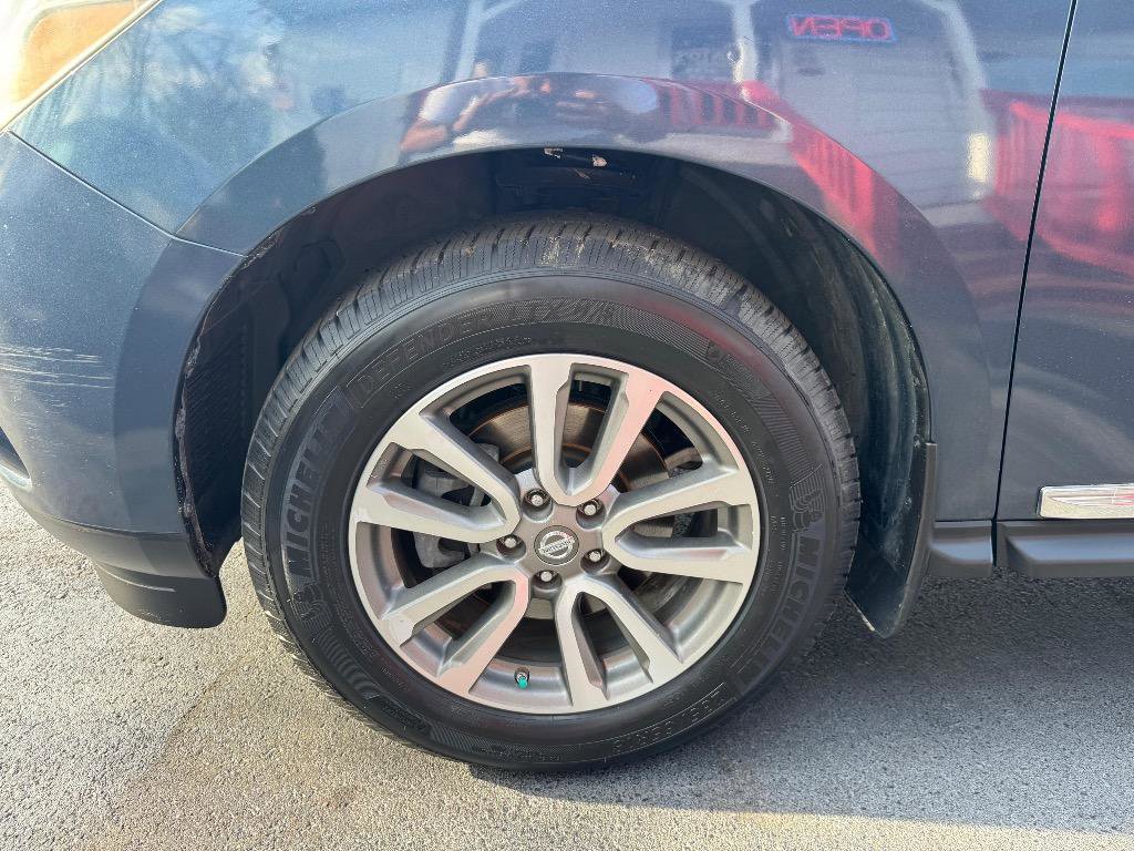 Used 2014 Nissan Pathfinder SL w/ SL Premium Package FWD image 8