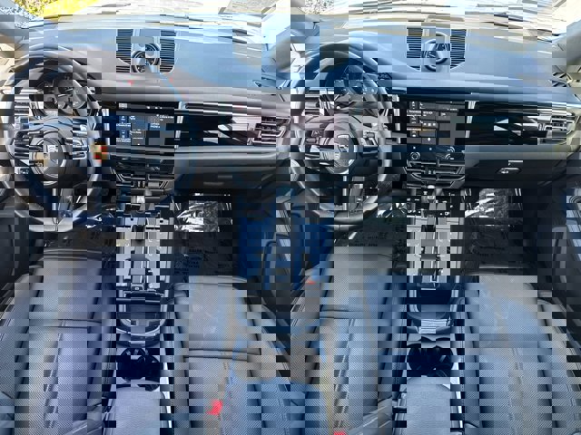 Used 2024 Porsche Macan image 10