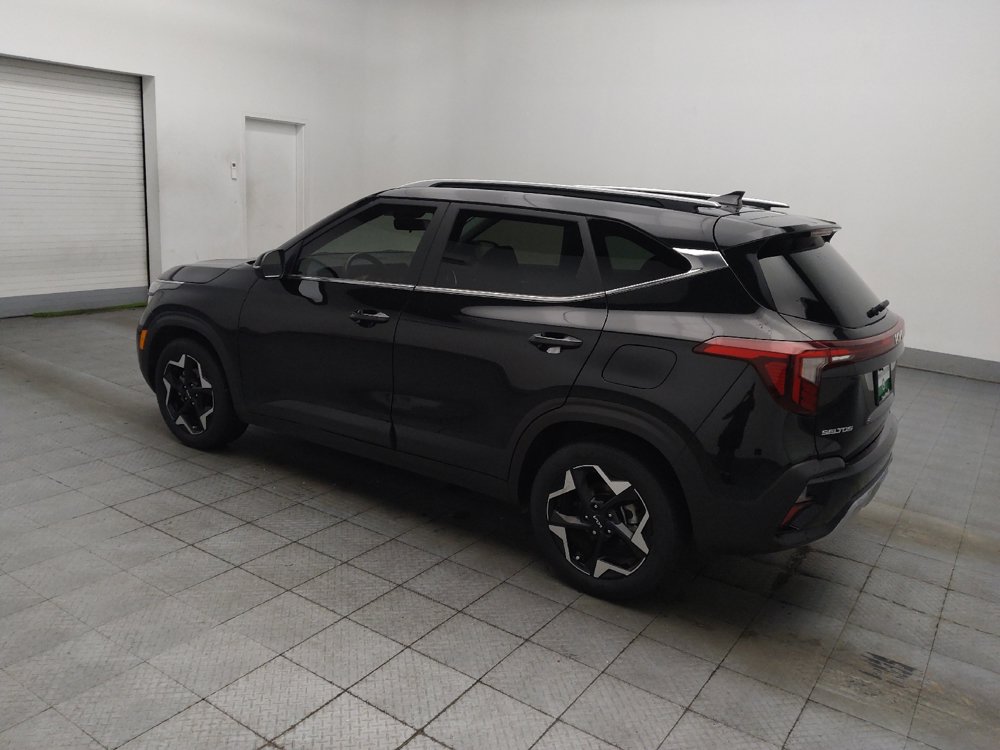 Used 2024 Kia Seltos EX FWD image 3