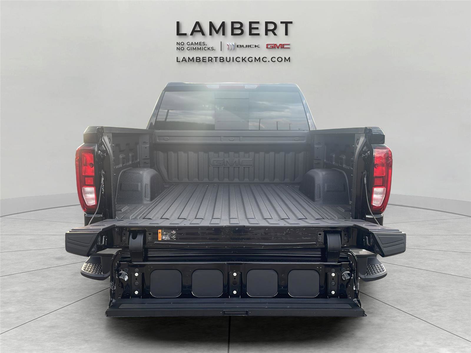 New 2026 GMC Sierra 1500 SLE AWD/4WD image 18