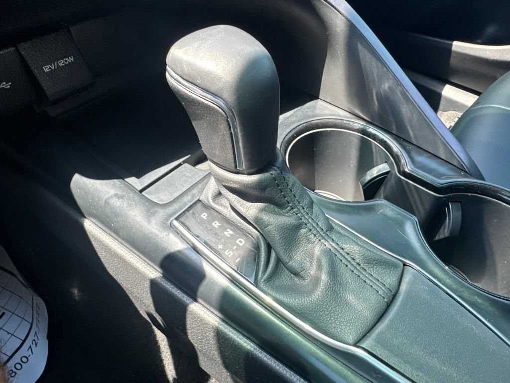 Used 2020 Toyota Camry SE FWD image 21
