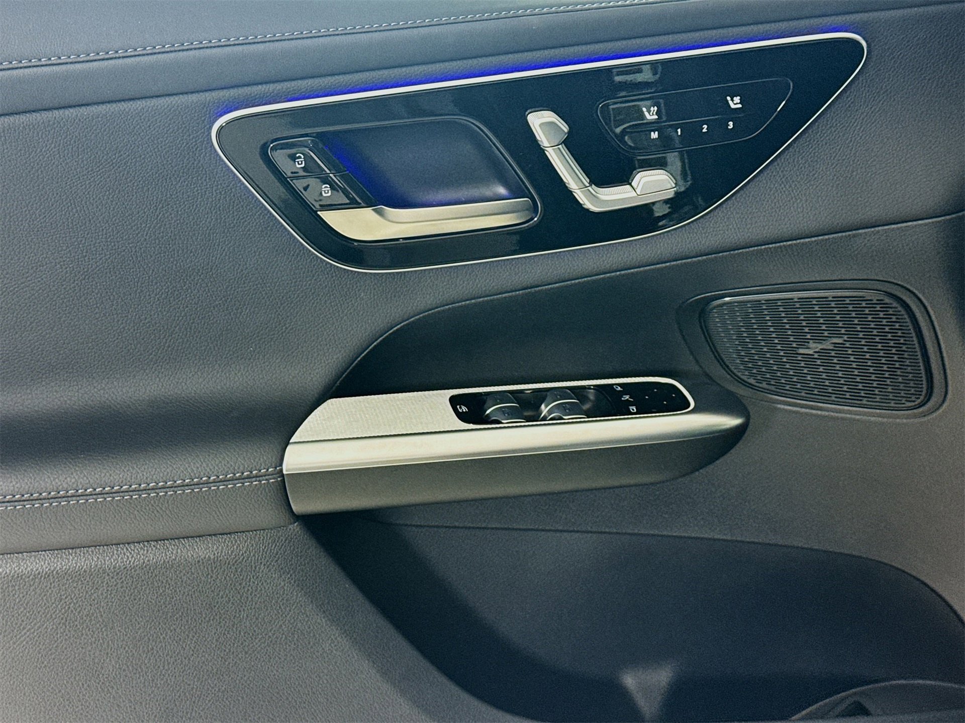 Used 2025 Mercedes-Benz GLC 300 image 18