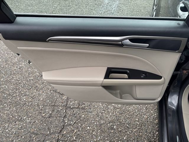 Used 2020 Ford Fusion SEL image 24