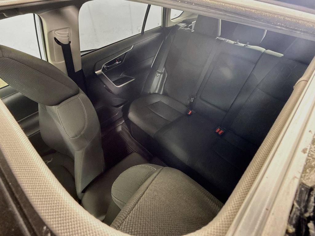 Used 2021 Toyota RAV4 XLE w/ Convenience Package AWD/4WD image 25