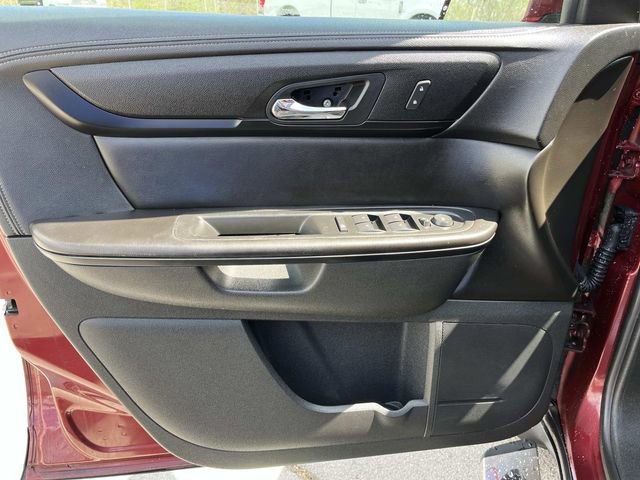 Used 2017 Chevrolet Traverse LT w/ Style and Technology Package image 27