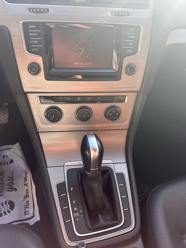 Used 2015 Volkswagen Golf TDI S image 14