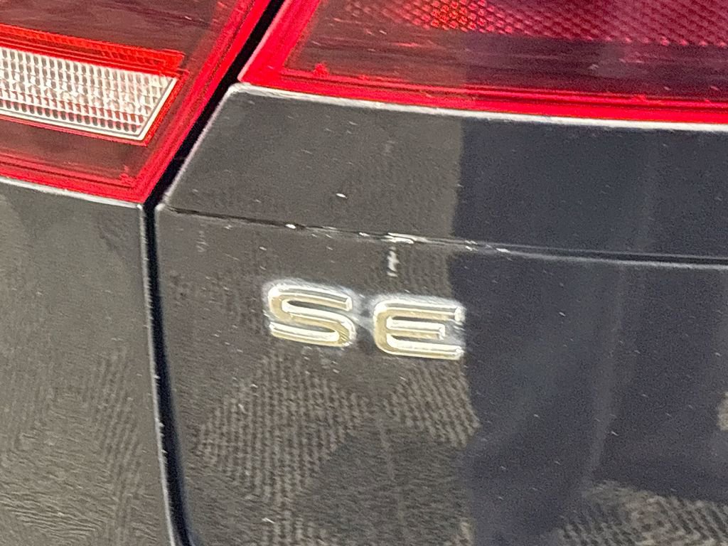 Certified 2022 Volkswagen Tiguan SE image 23