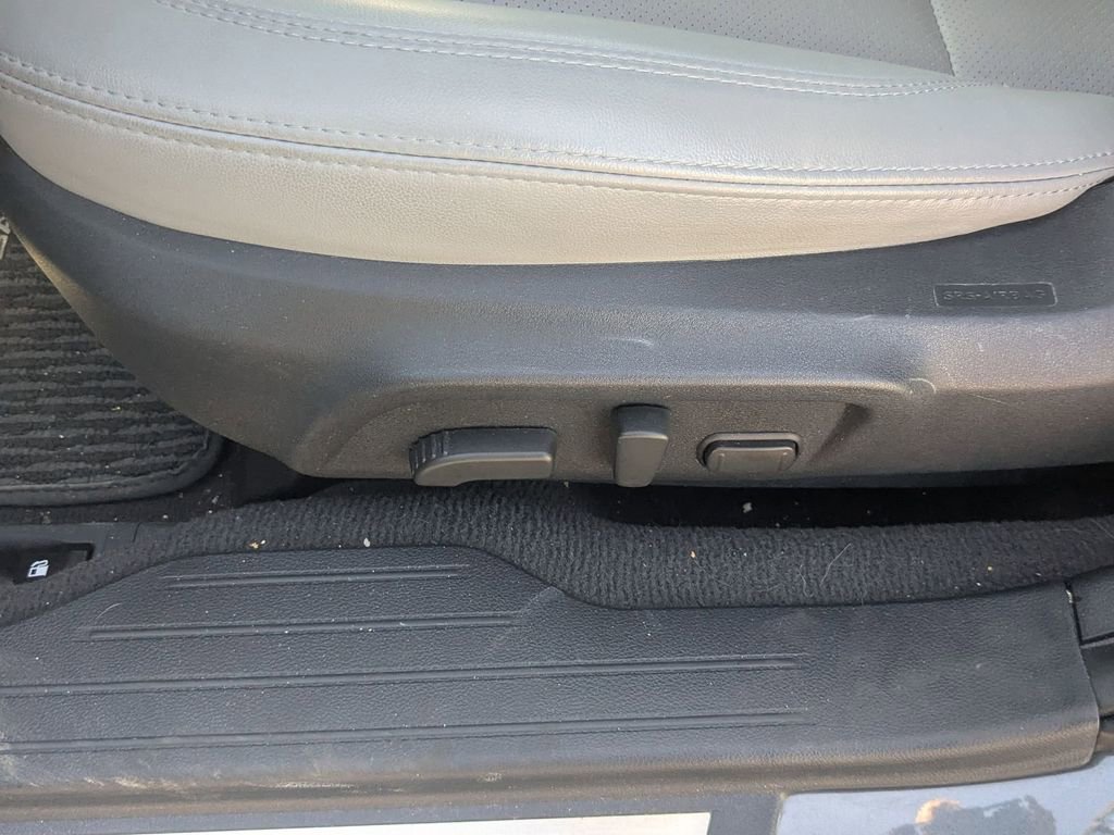 Used 2018 Subaru Outback 3.6R Limited image 16