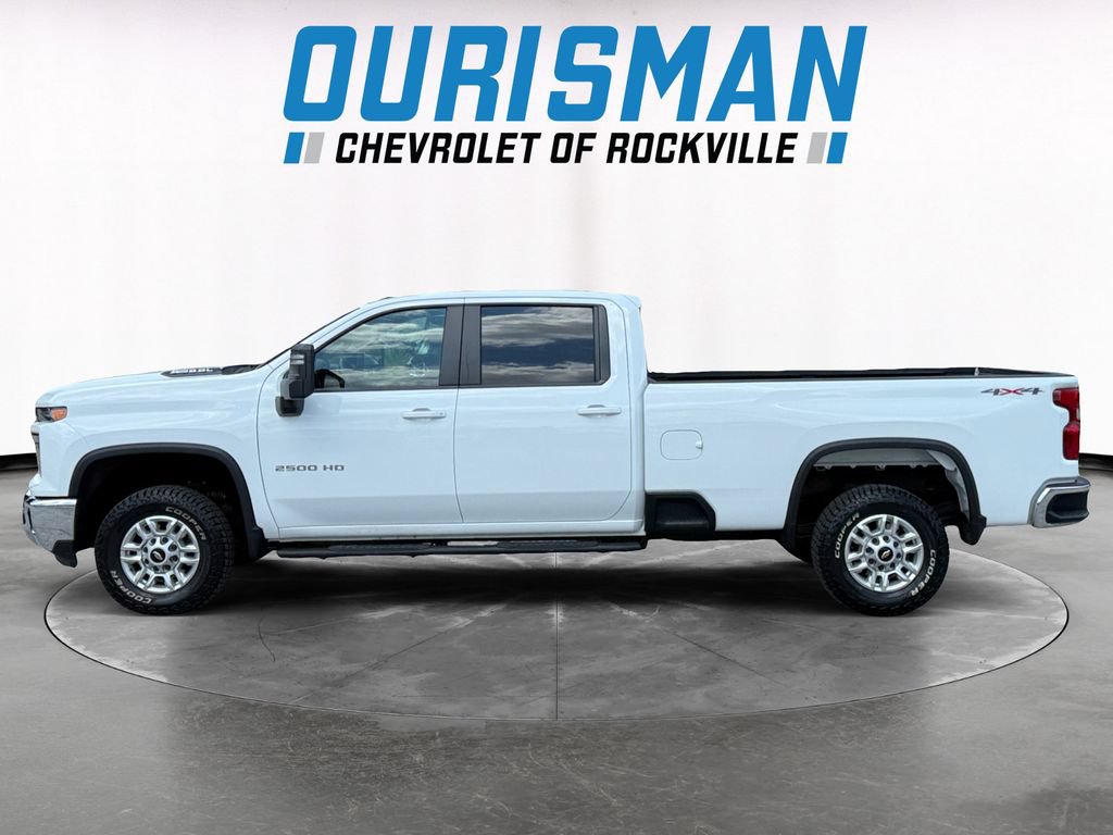 Used 2025 Chevrolet Silverado 2500 LT w/ Convenience Package AWD/4WD image 3