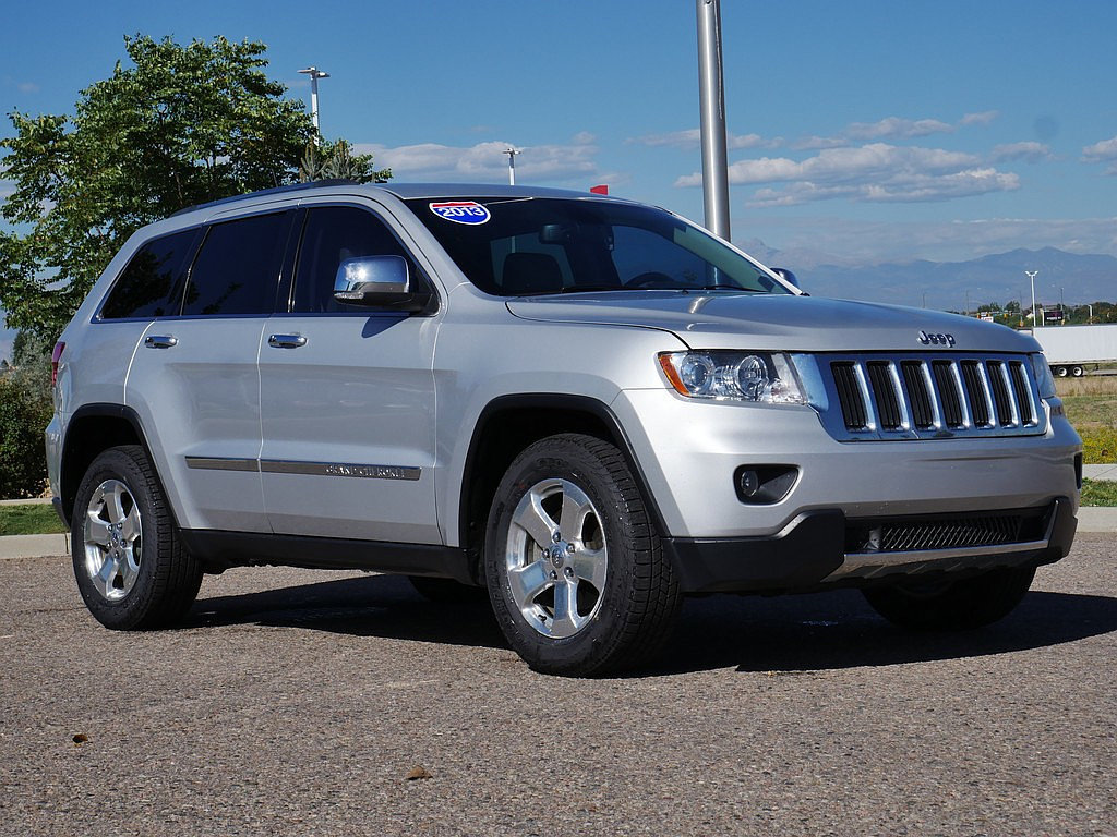 Used 2013 Jeep Grand Cherokee Limited AWD/4WD image 7