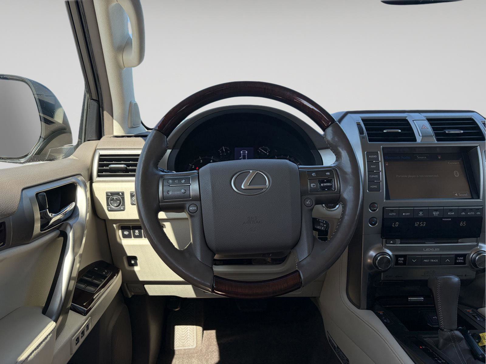 Used 2016 Lexus GX 460 Luxury w/ Preferred Accessory Package image 15