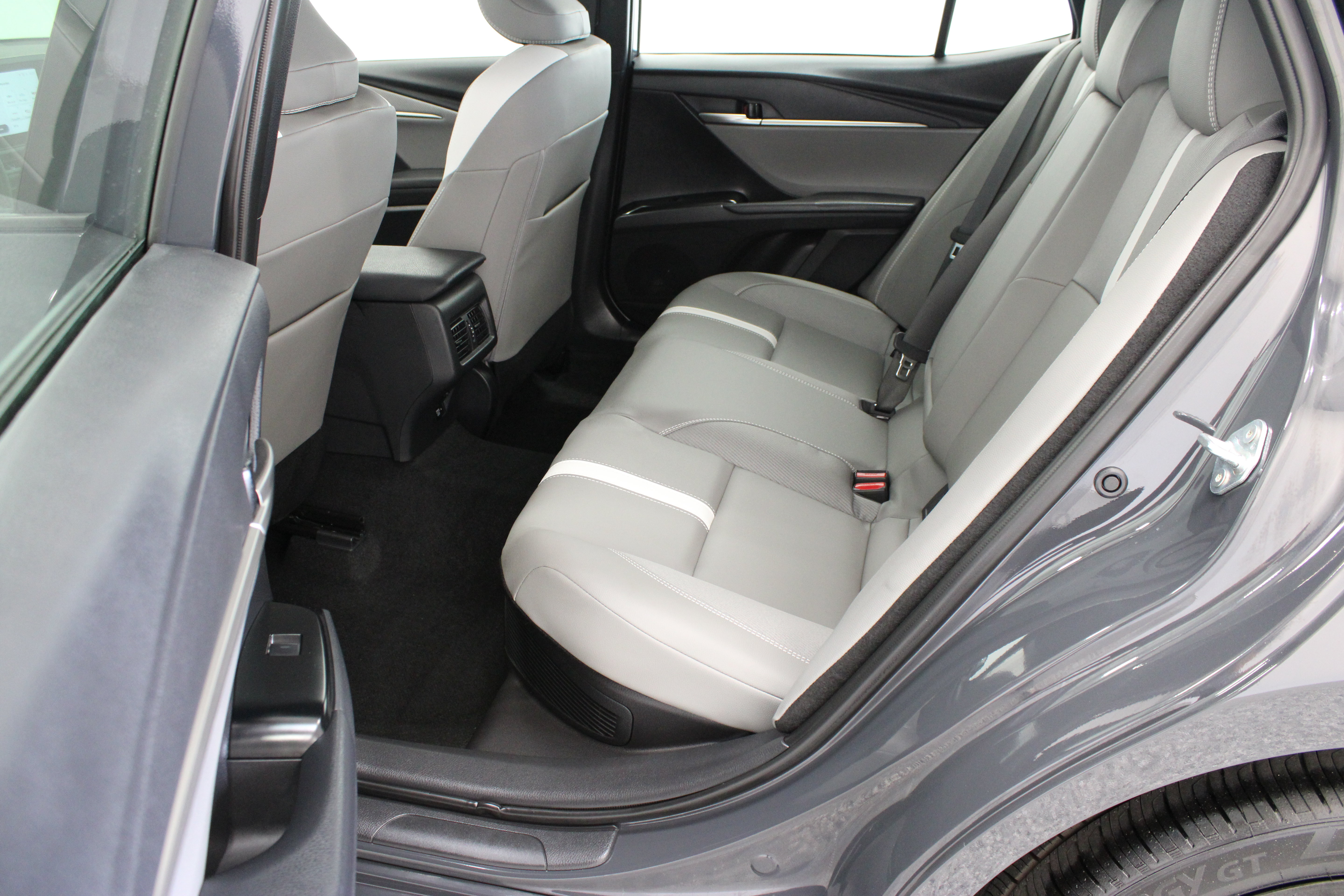 Used 2026 Toyota Camry SE FWD image 26