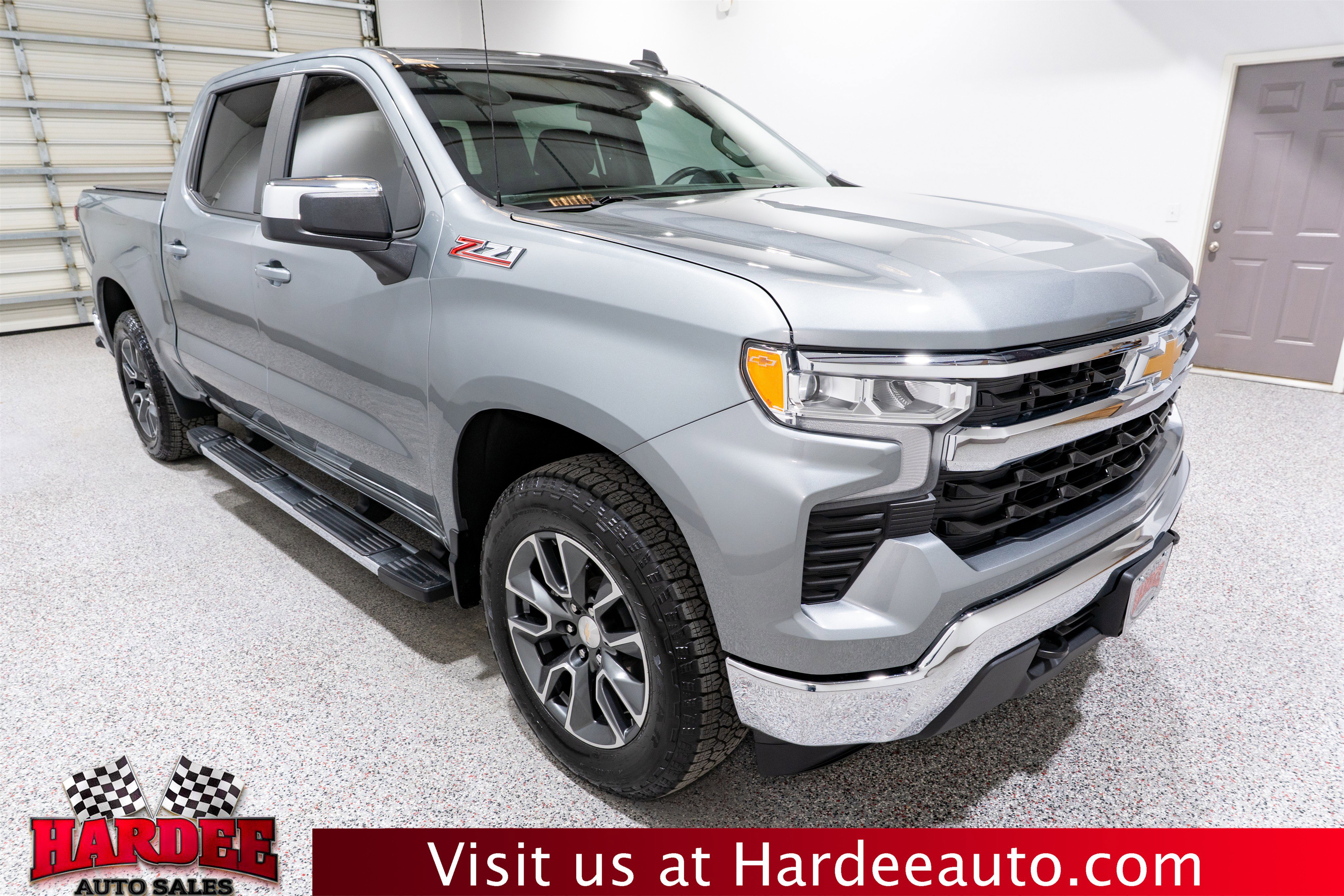 Used 2024 Chevrolet Silverado 1500 LT w/ Z71 Off-Road Package image 6