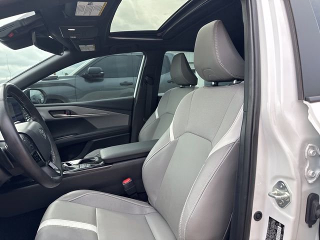 Used 2025 Toyota Camry SE w/ Multimedia Upgrade Package FWD image 19