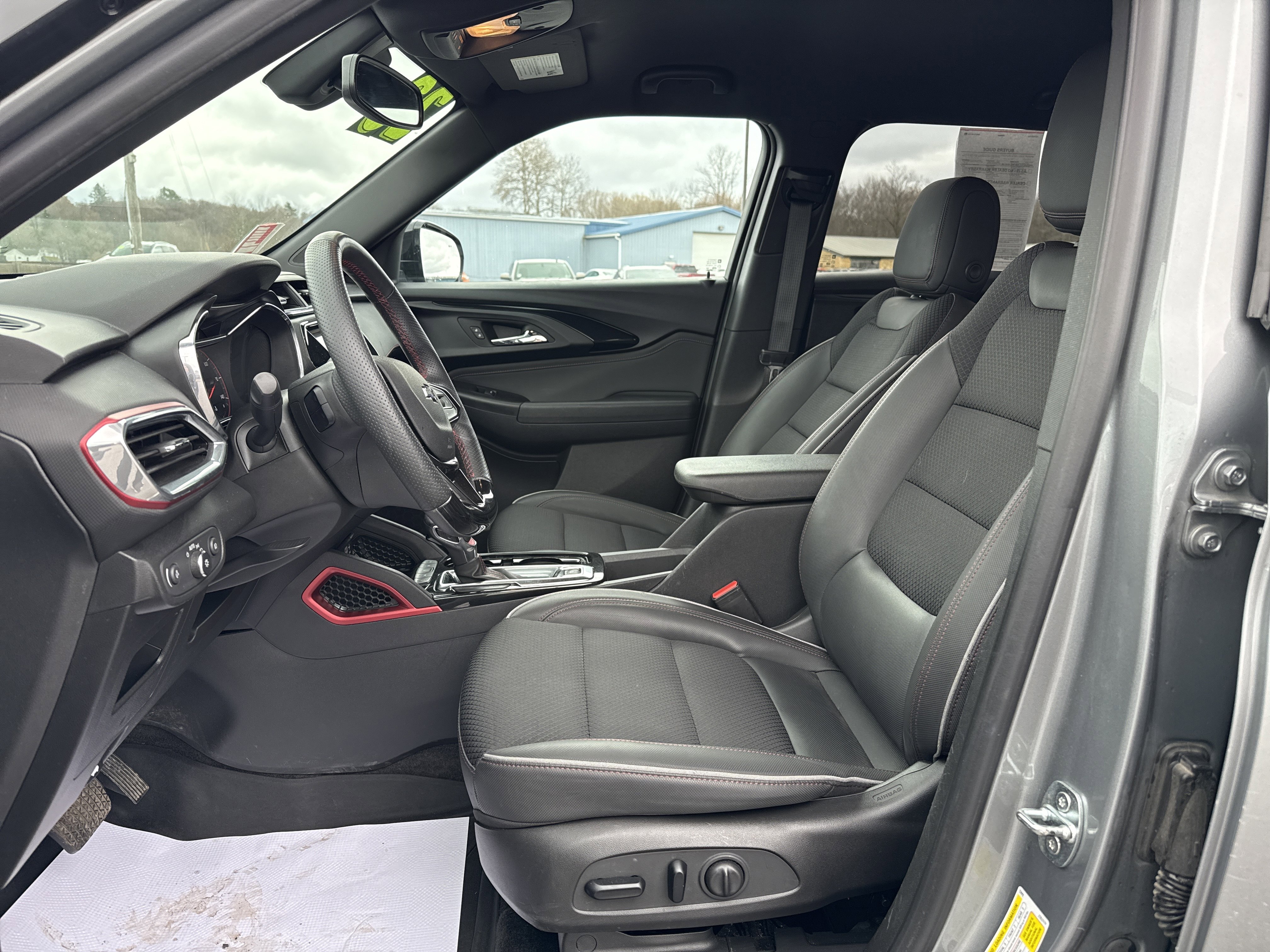 Used 2023 Chevrolet TrailBlazer RS w/ Convenience Package image 12