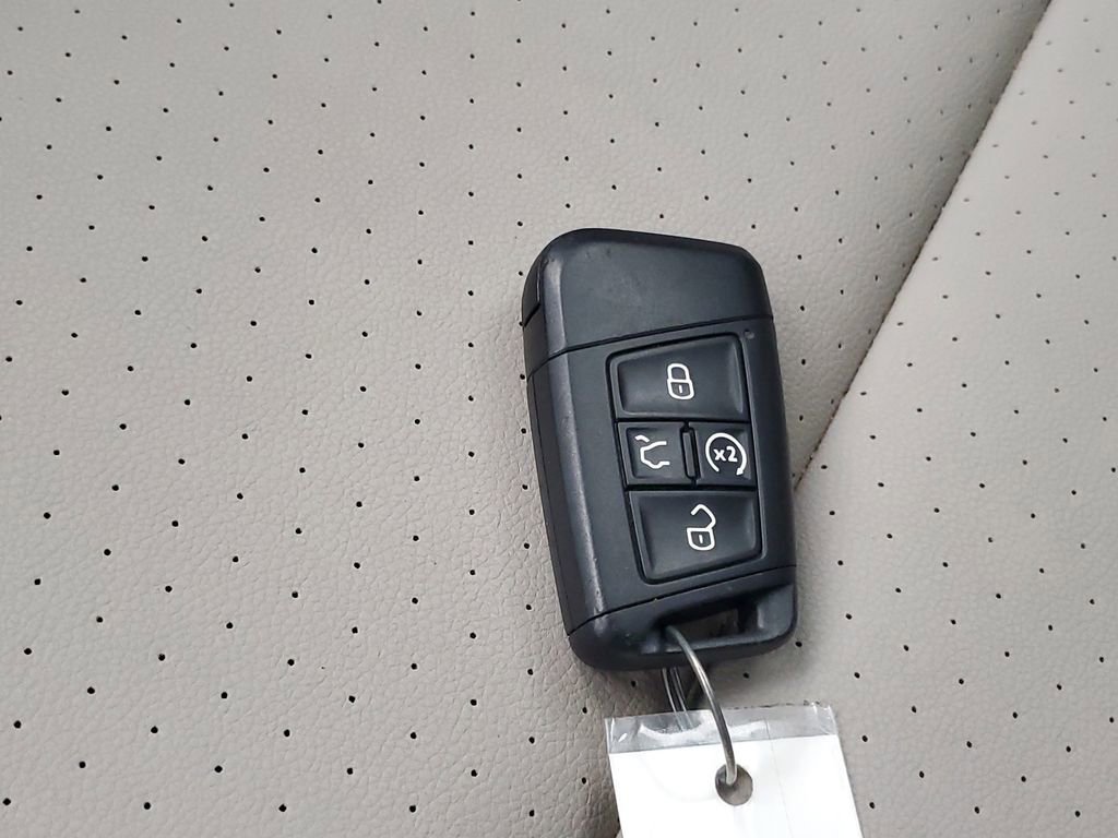 Used 2019 Volkswagen Atlas SEL R-Line image 26