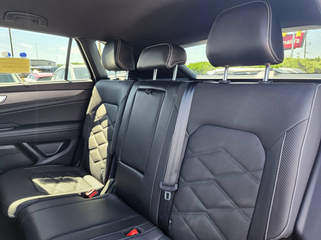Certified 2024 Volkswagen Atlas Cross Sport SE AWD/4WD image 10