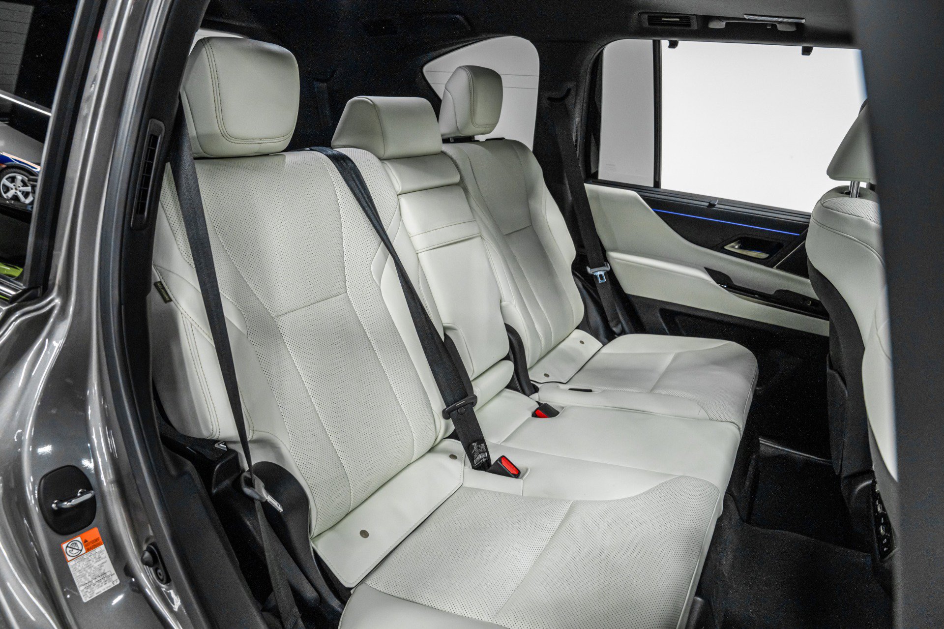 Used 2024 Lexus LX 600 4WD w/ Appearance Package image 33