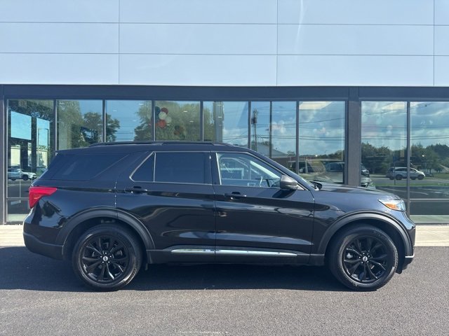 Used 2023 Ford Explorer XLT w/ Equipment Group 202A image 2