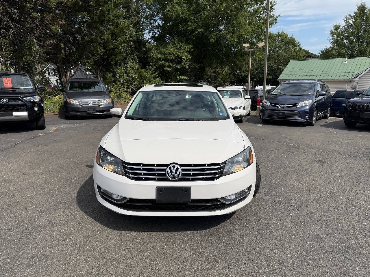 Used 2013 Volkswagen Passat TDI SEL Premium FWD image 2