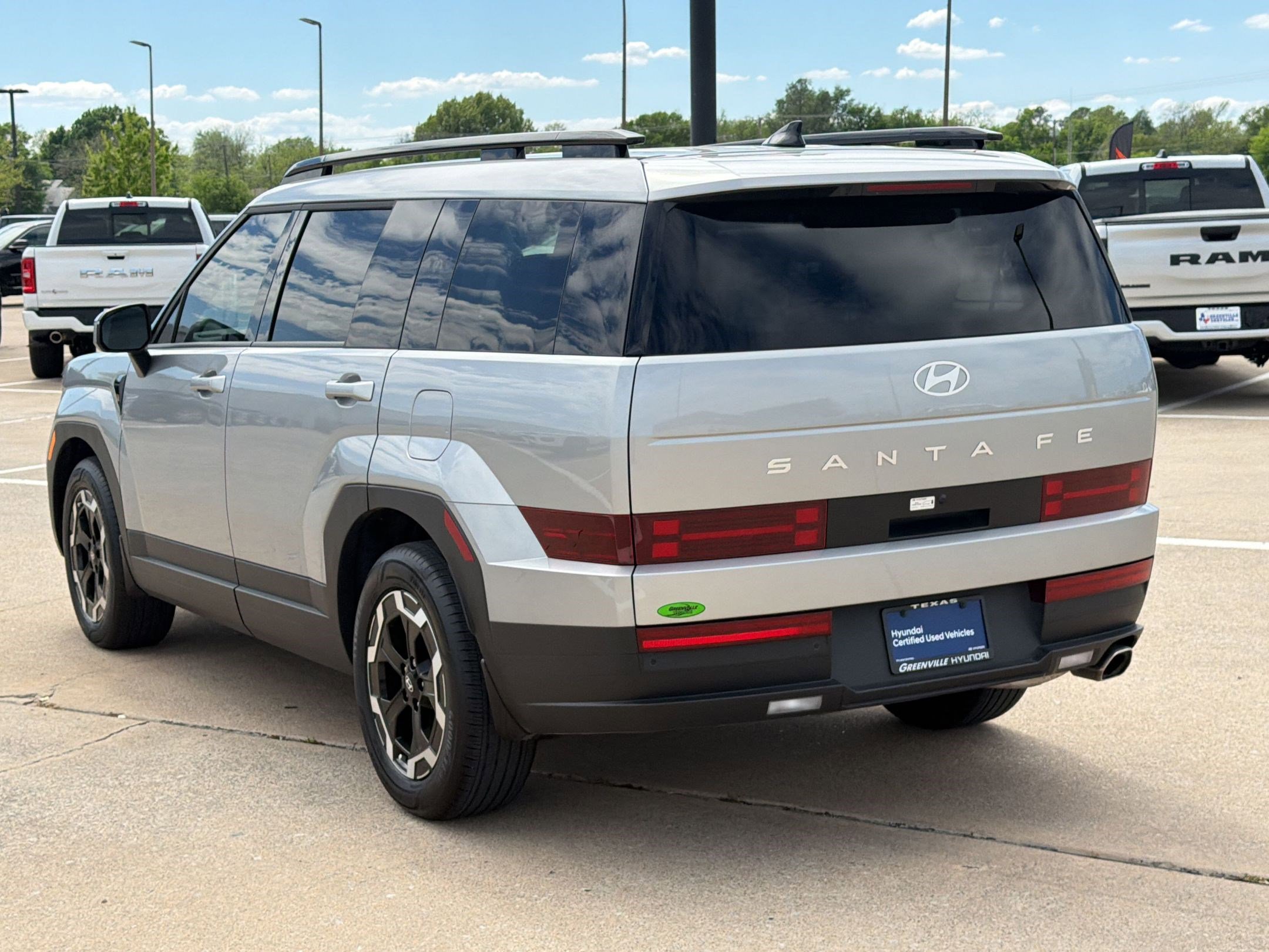 Certified 2025 Hyundai Santa Fe SEL image 3